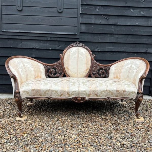 Victorian Hand-Carved Walnut Settee – A Timeless Masterpiece