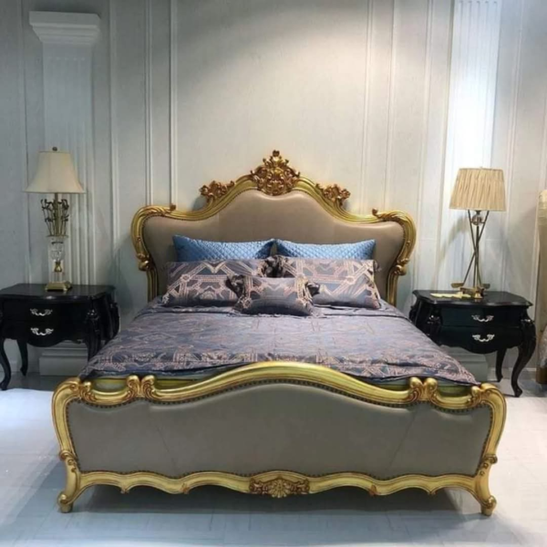 Elegant Royal King-Size Bed – Classic Luxury Design